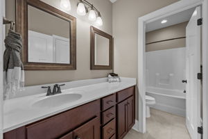 Guest Full Bathroom