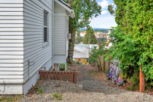  Photo 47