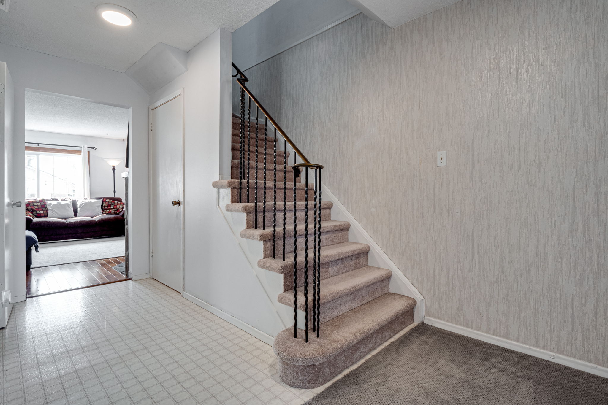233 Northminster Ct Oshawa, ON L1G 7M6