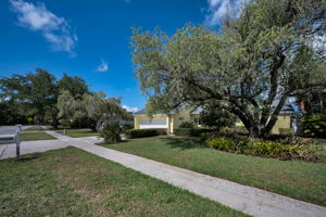 Front Exterior5