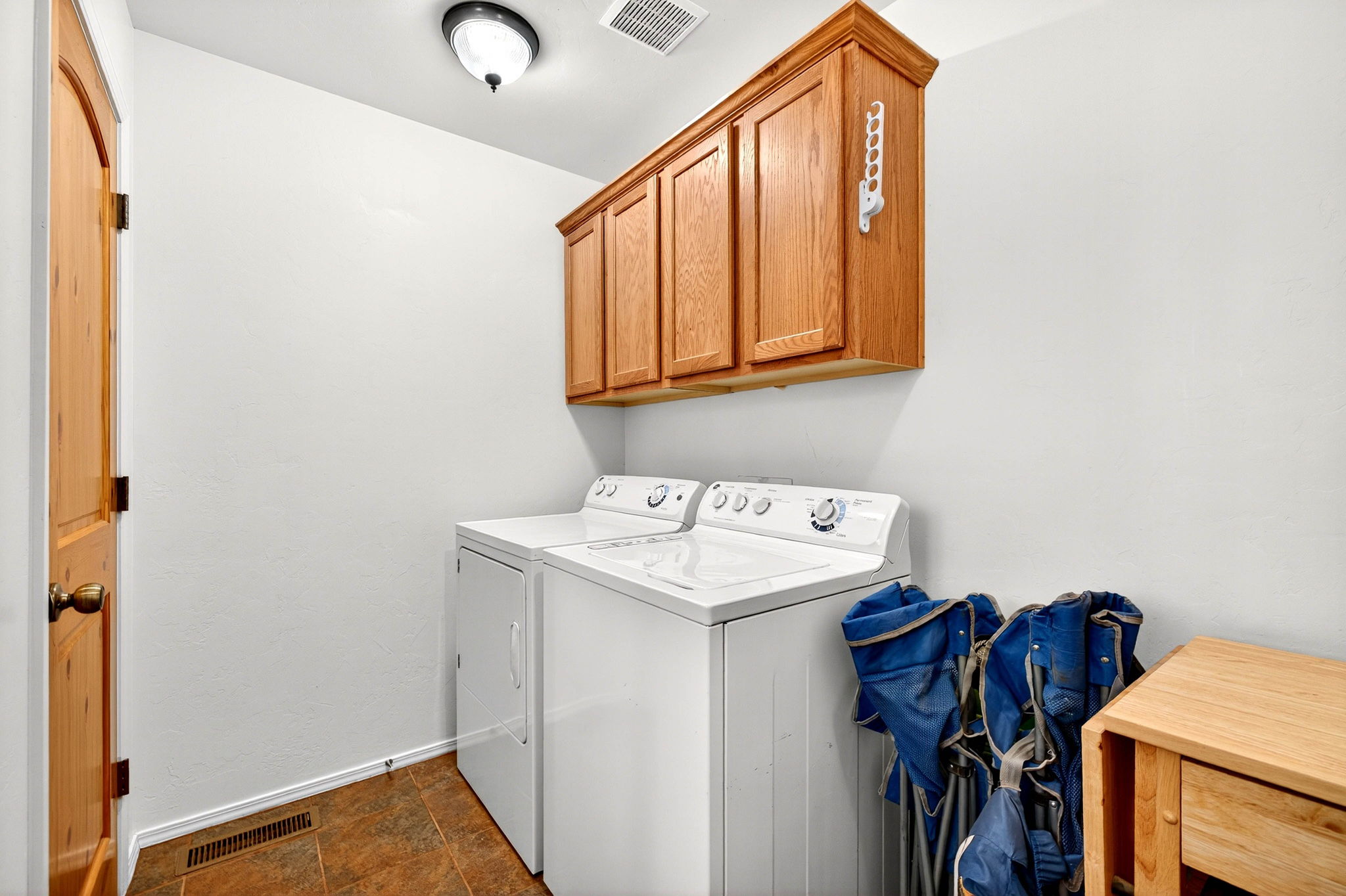 Laundry Room (2)