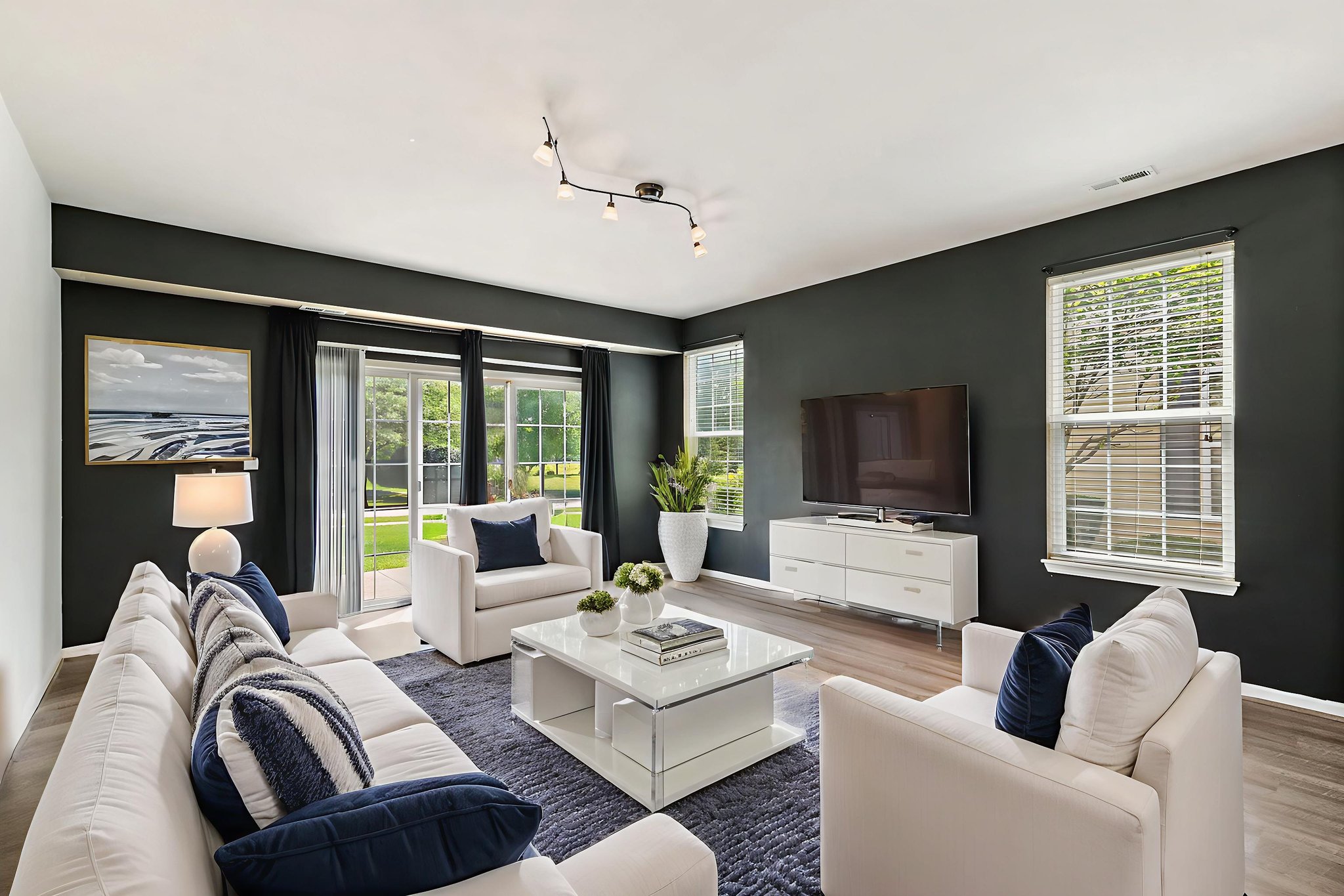 0O9A8984 virtually staged.jpeg