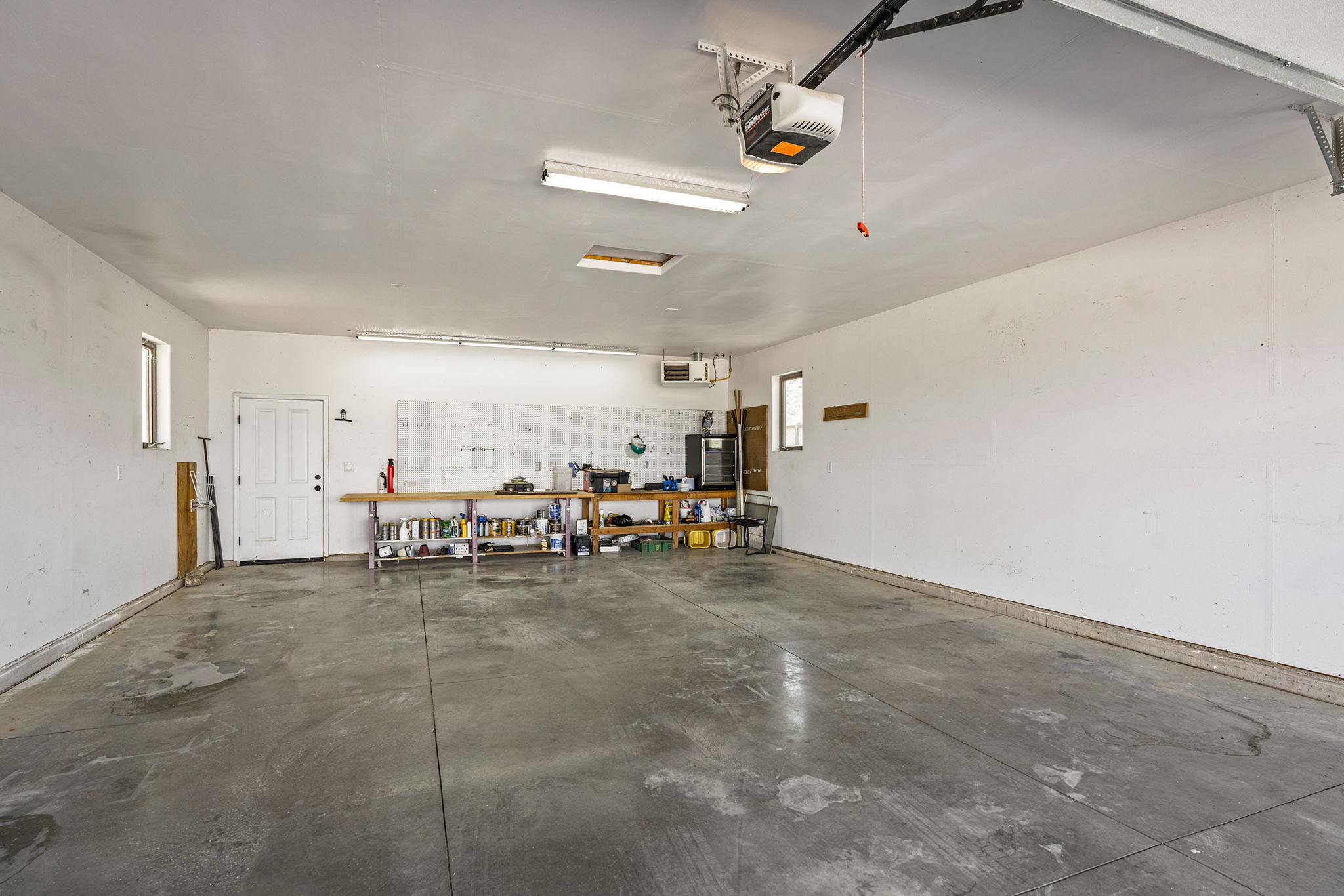  Photo 43