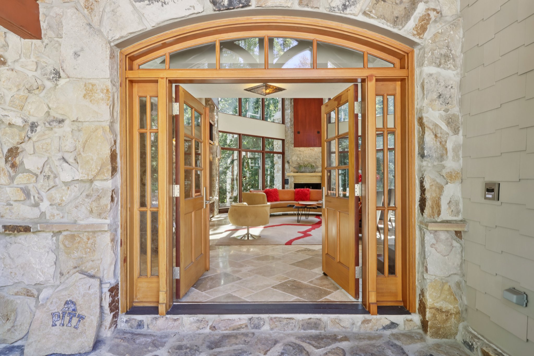 S Ridge Dr-S1209-007.jpg