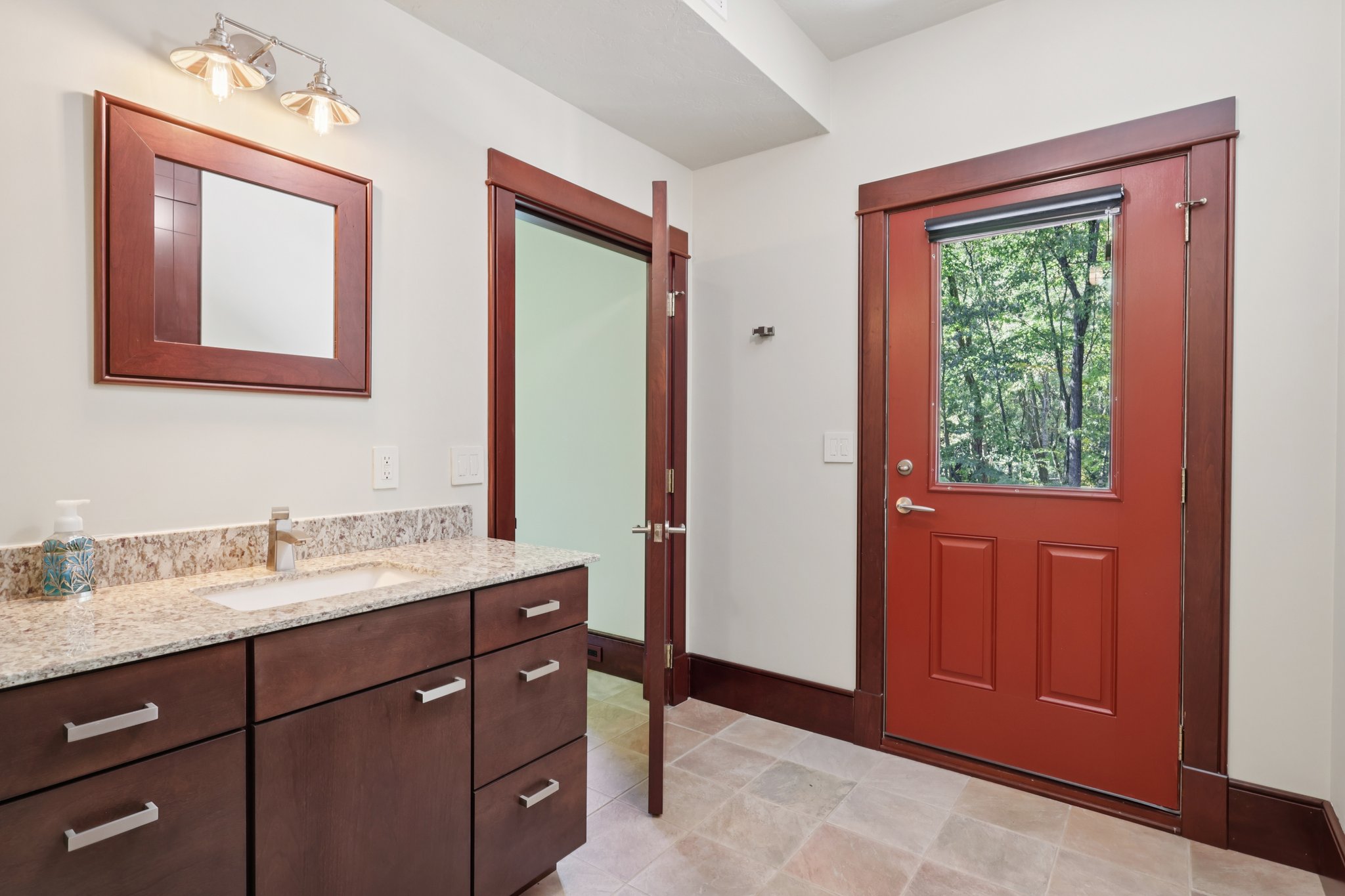 S Ridge Dr-S1209-045.jpg