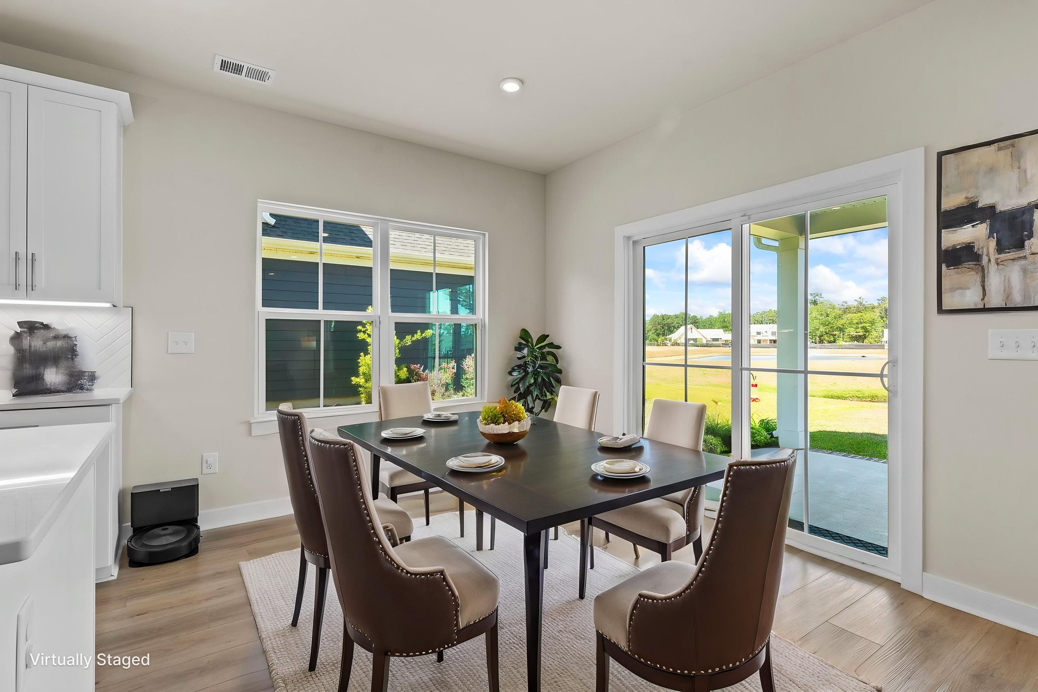 DSC06213 virtually staged.jpeg