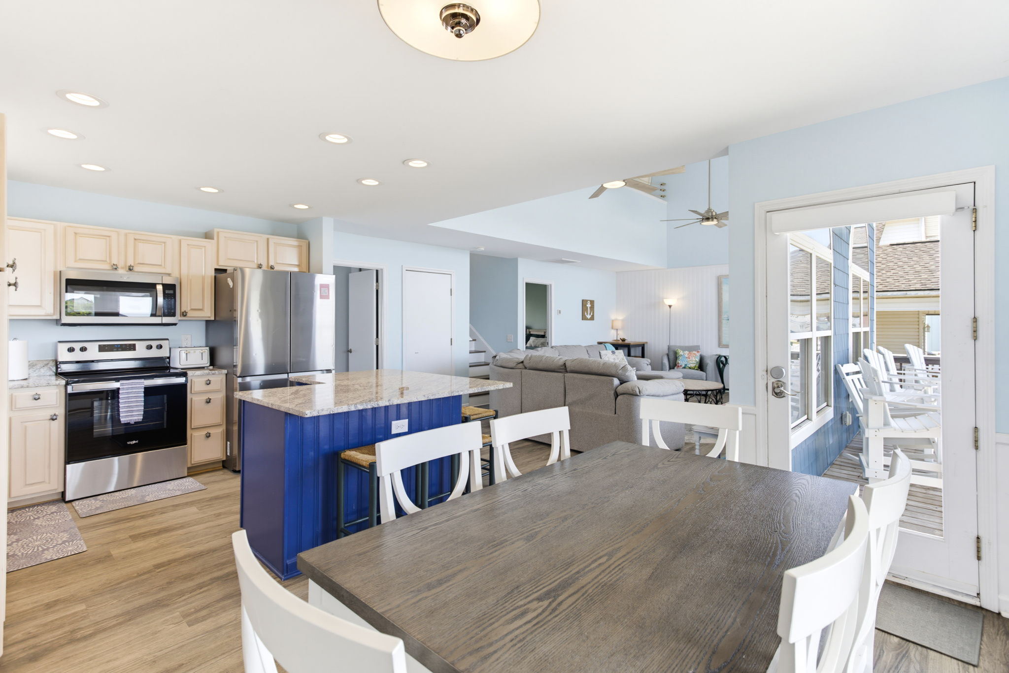 2330 W Beach Dr-15