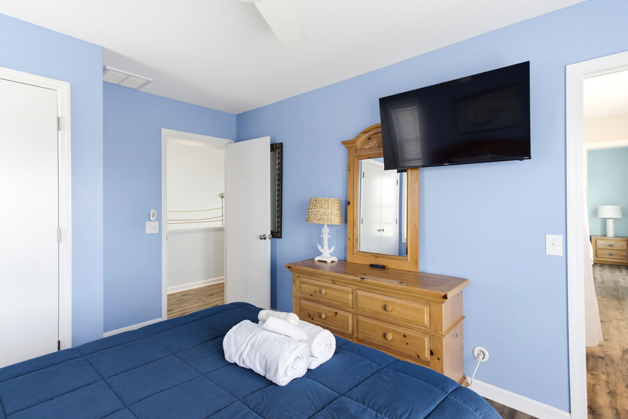 2330 W Beach Dr-34