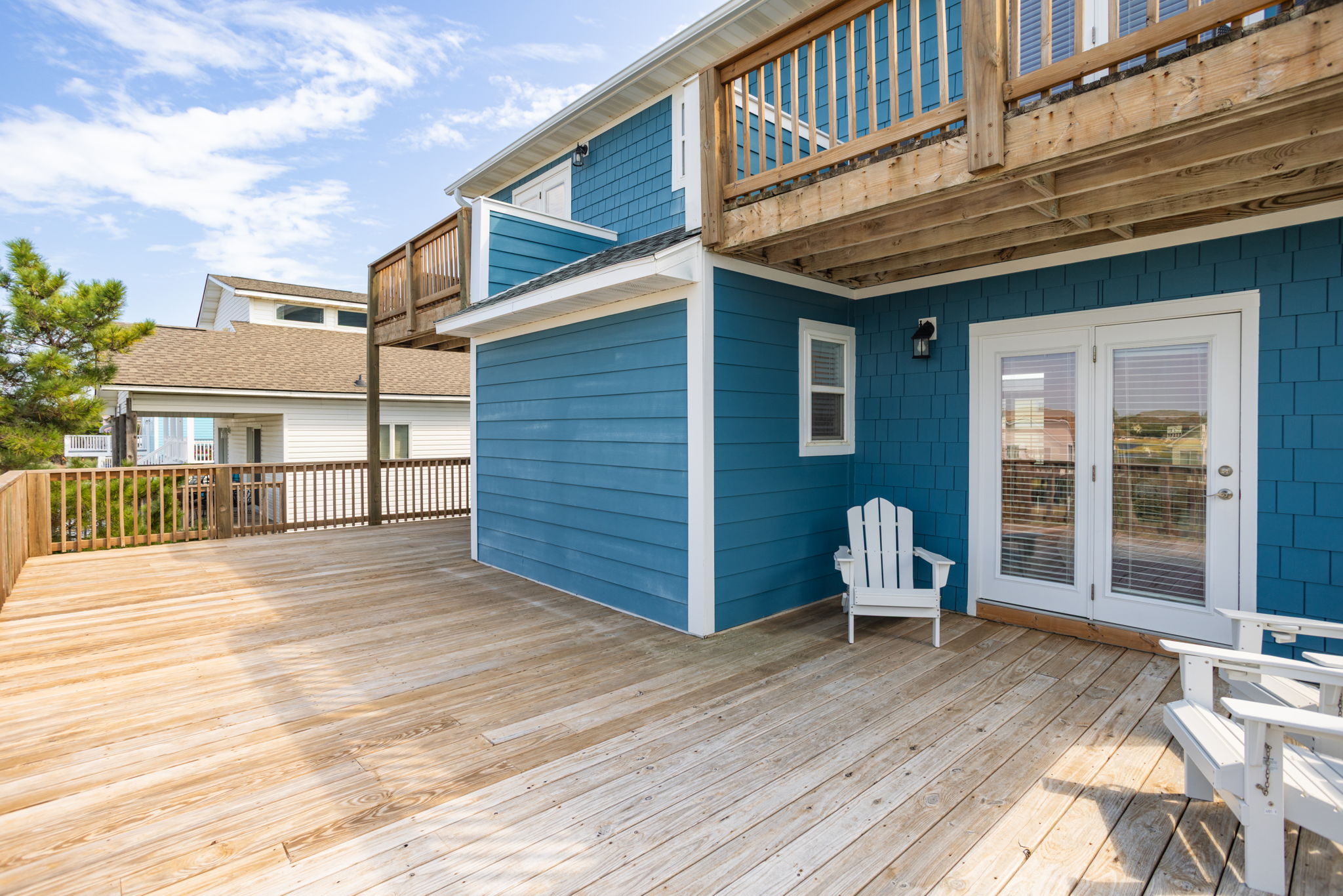 2330 W Beach Dr-36