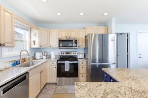 2330 W Beach Dr-16