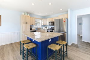 2330 W Beach Dr-17