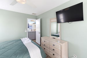 2330 W Beach Dr-21