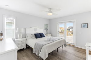 2330 W Beach Dr-23