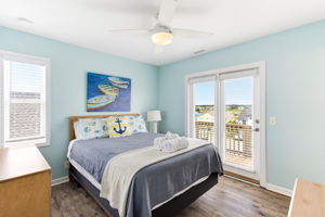 2330 W Beach Dr-30