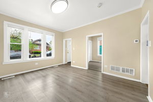 2331 Highland Ave, Berwyn, IL 60402_002