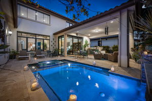 Ready for a dip in the pool, after a long day out and about in town?