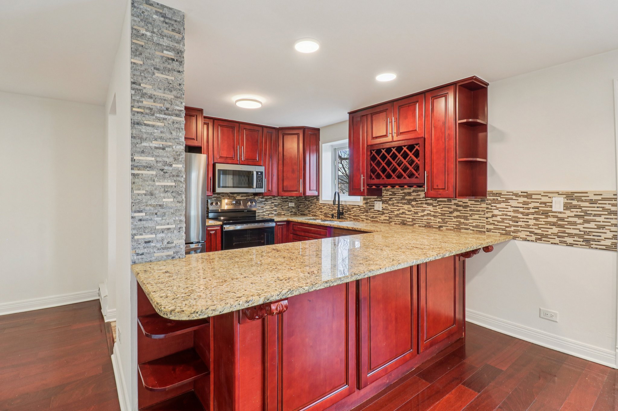 N Neva Ave 101C-S2103-016.jpg