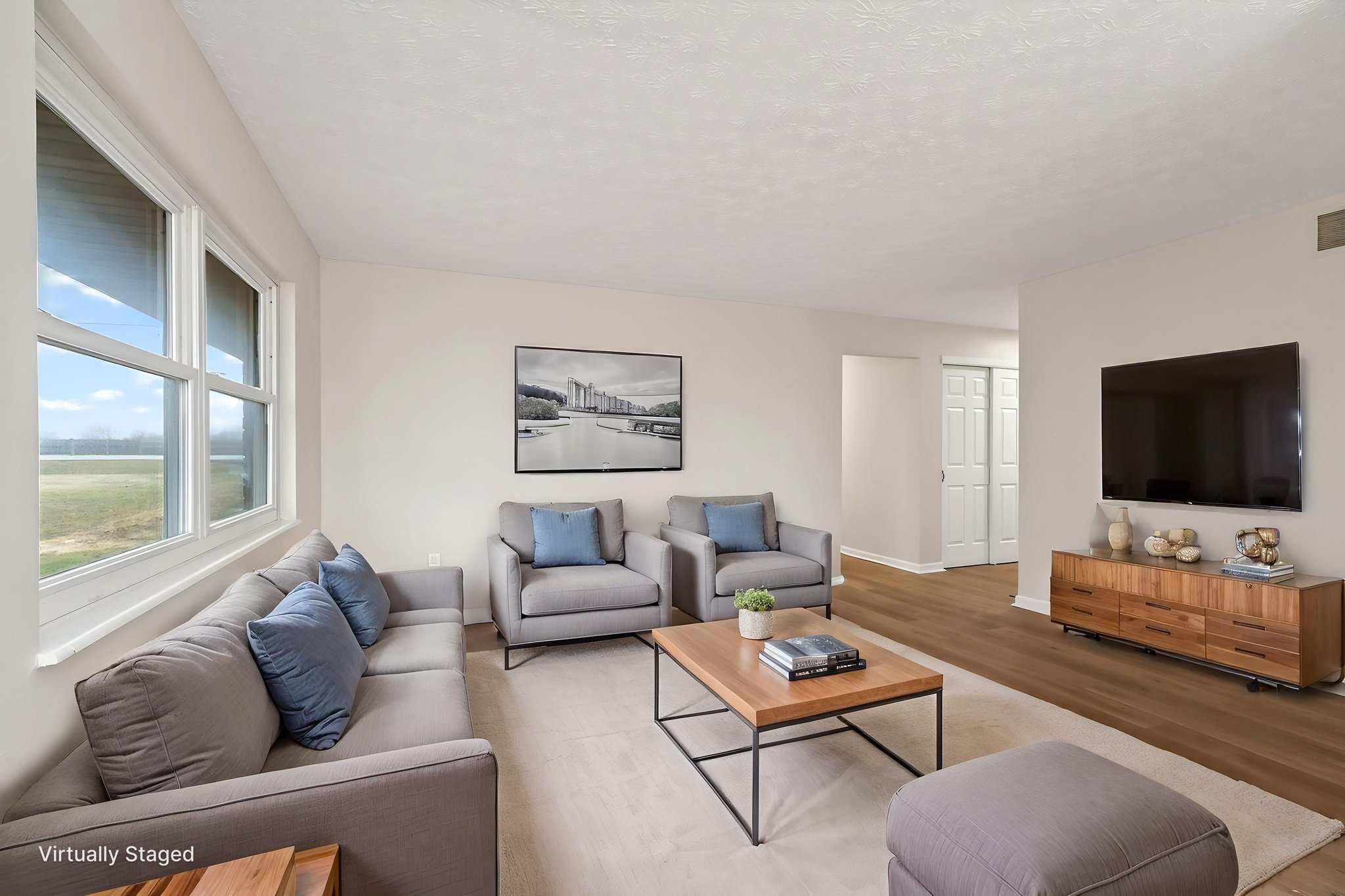 DaytonHomePhoto-22 virtually staged.jpeg