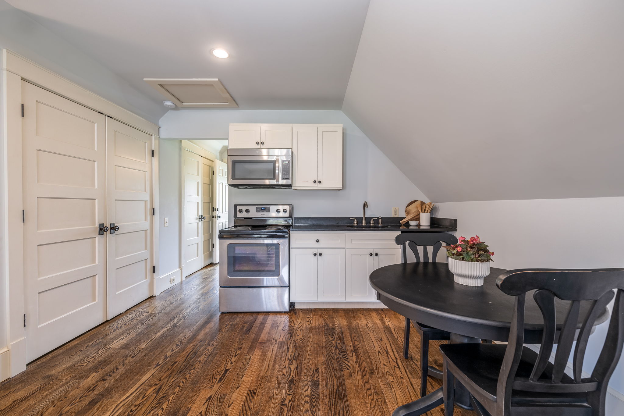 00143_M1A2909_10_11_12_2333 Trott Ave, Vienna, VA 22181 Rebecca Rushforth