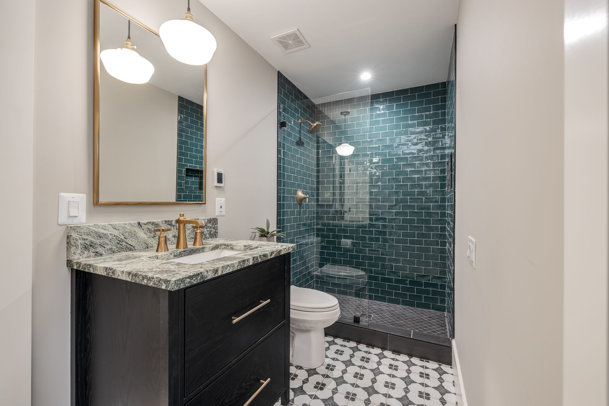 00124_M1A2401_2_3_4_2333 Trott Ave, Vienna, VA 22181 Rebecca Rushforth