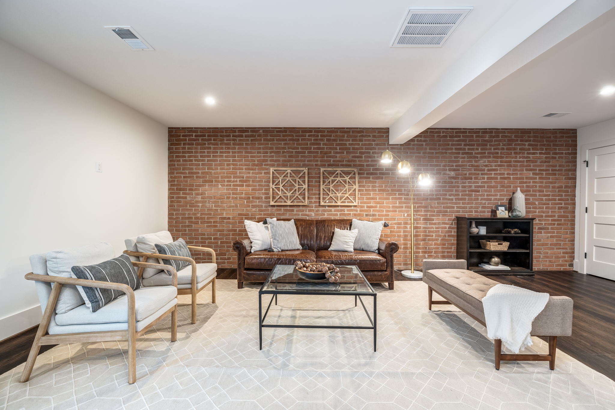 00131_M1A2429_30_31_32_2333 Trott Ave, Vienna, VA 22181 Rebecca Rushforth