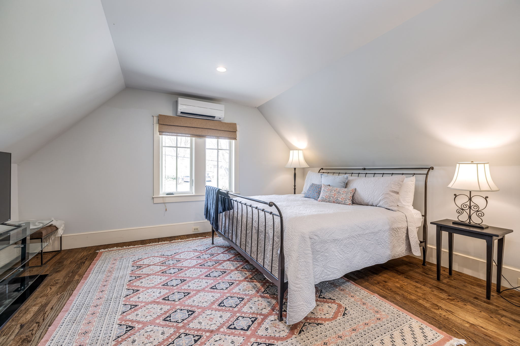 00147_M1A2929_30_31_32_2333 Trott Ave, Vienna, VA 22181 Rebecca Rushforth