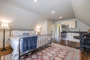 00142_M1A2905_6_7_8_2333 Trott Ave, Vienna, VA 22181 Rebecca Rushforth