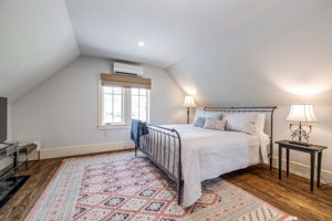00147_M1A2929_30_31_32_2333 Trott Ave, Vienna, VA 22181 Rebecca Rushforth