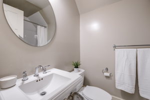 00140_M1A2897_898_899_900_2333 Trott Ave, Vienna, VA 22181 Rebecca Rushforth