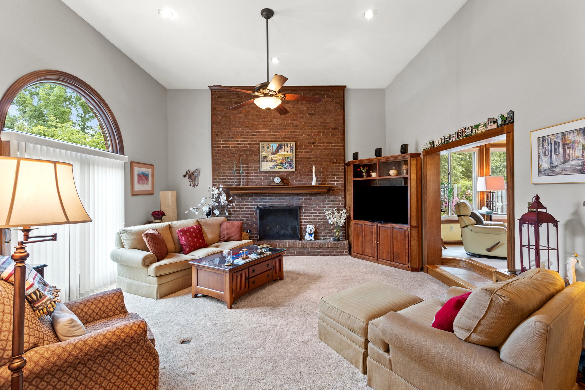 2333 Woodfield Cir, Lexington, KY 40515 Pending Media