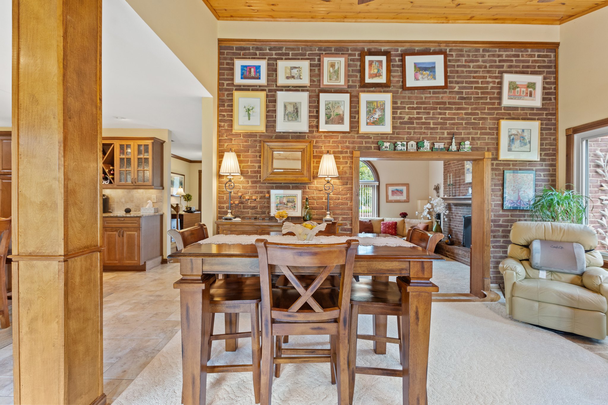 2333 Woodfield Cir, Lexington, KY 40515 Pending Media