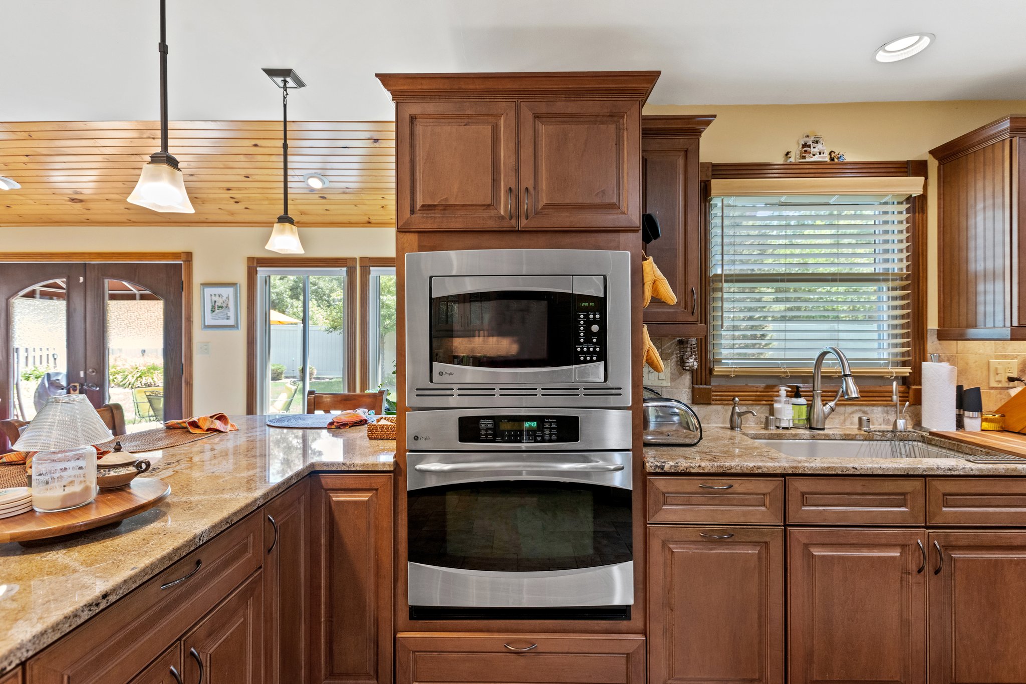 2333 Woodfield Cir, Lexington, KY 40515 Pending Media