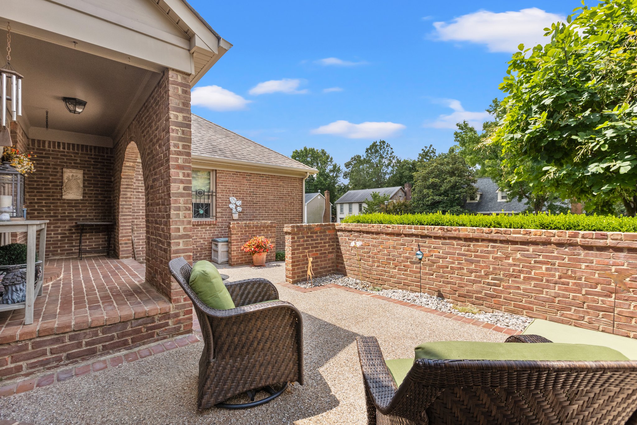 2333 Woodfield Cir, Lexington, KY 40515 Pending Media