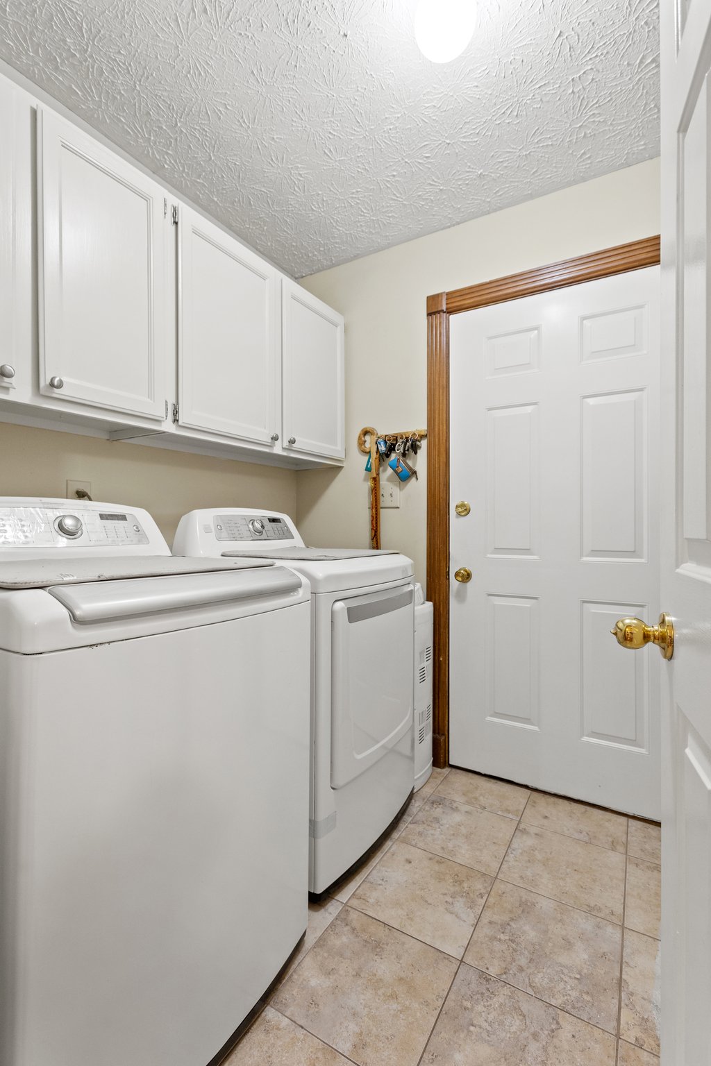 2333 Woodfield Cir, Lexington, KY 40515 Pending Media