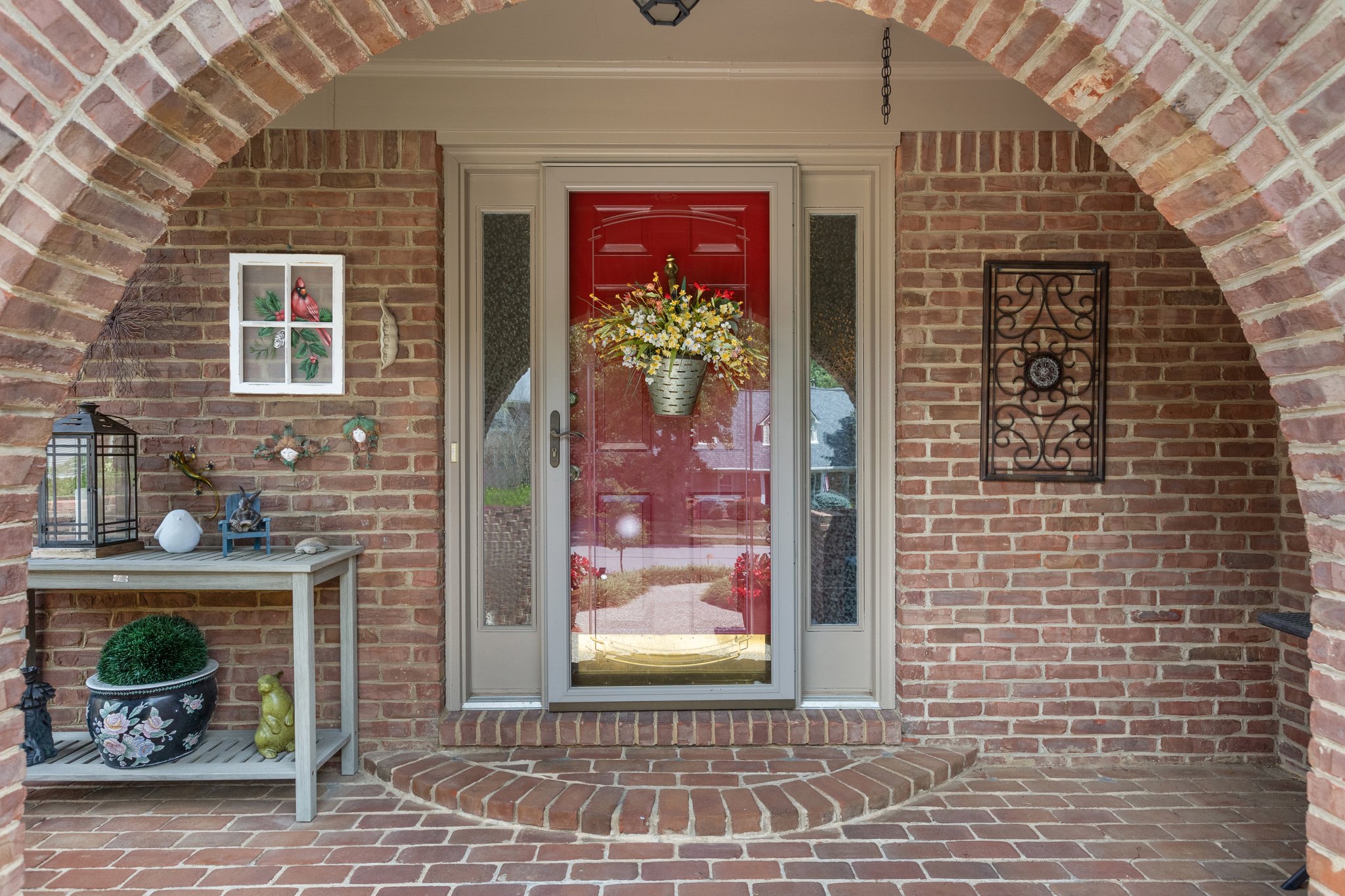 2333 Woodfield Cir, Lexington, KY 40515 Pending Media