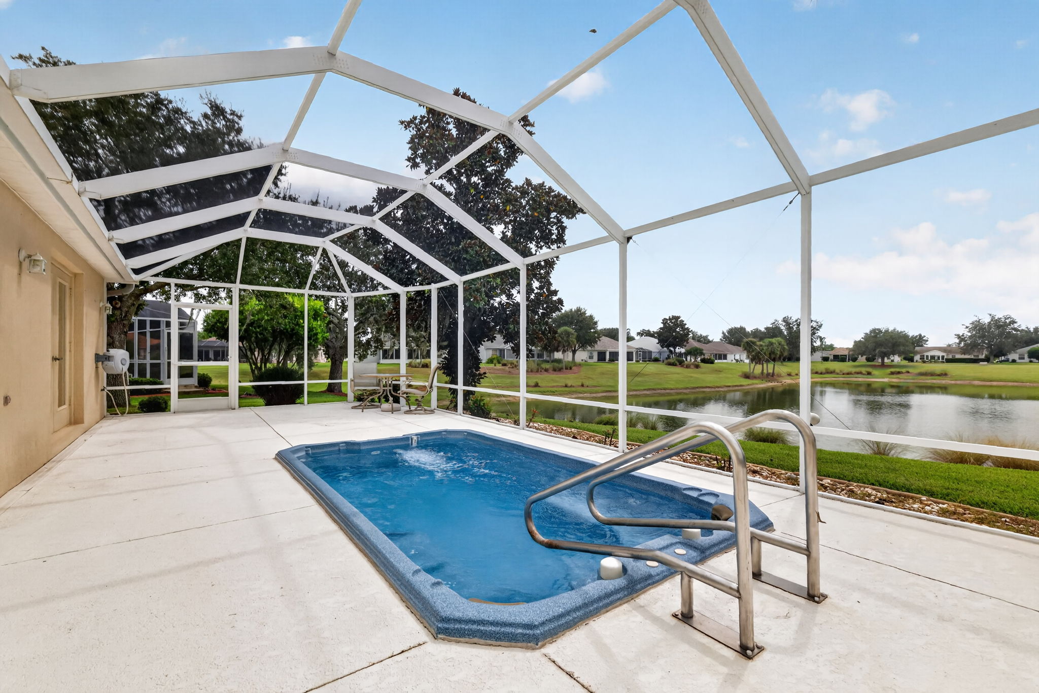 Expansive 756sf Birdcage with Swim Spa and Incredible Water Views!
