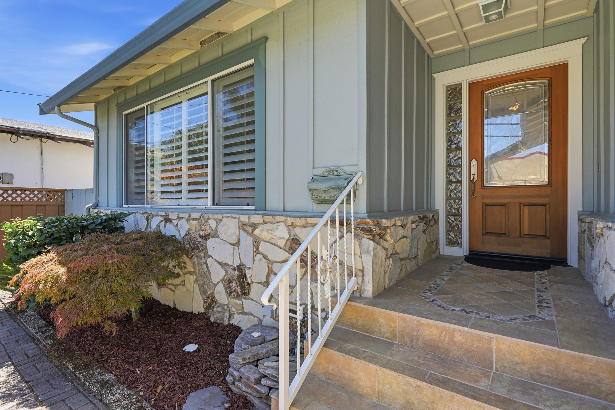 004_F8_2334 Ramona St