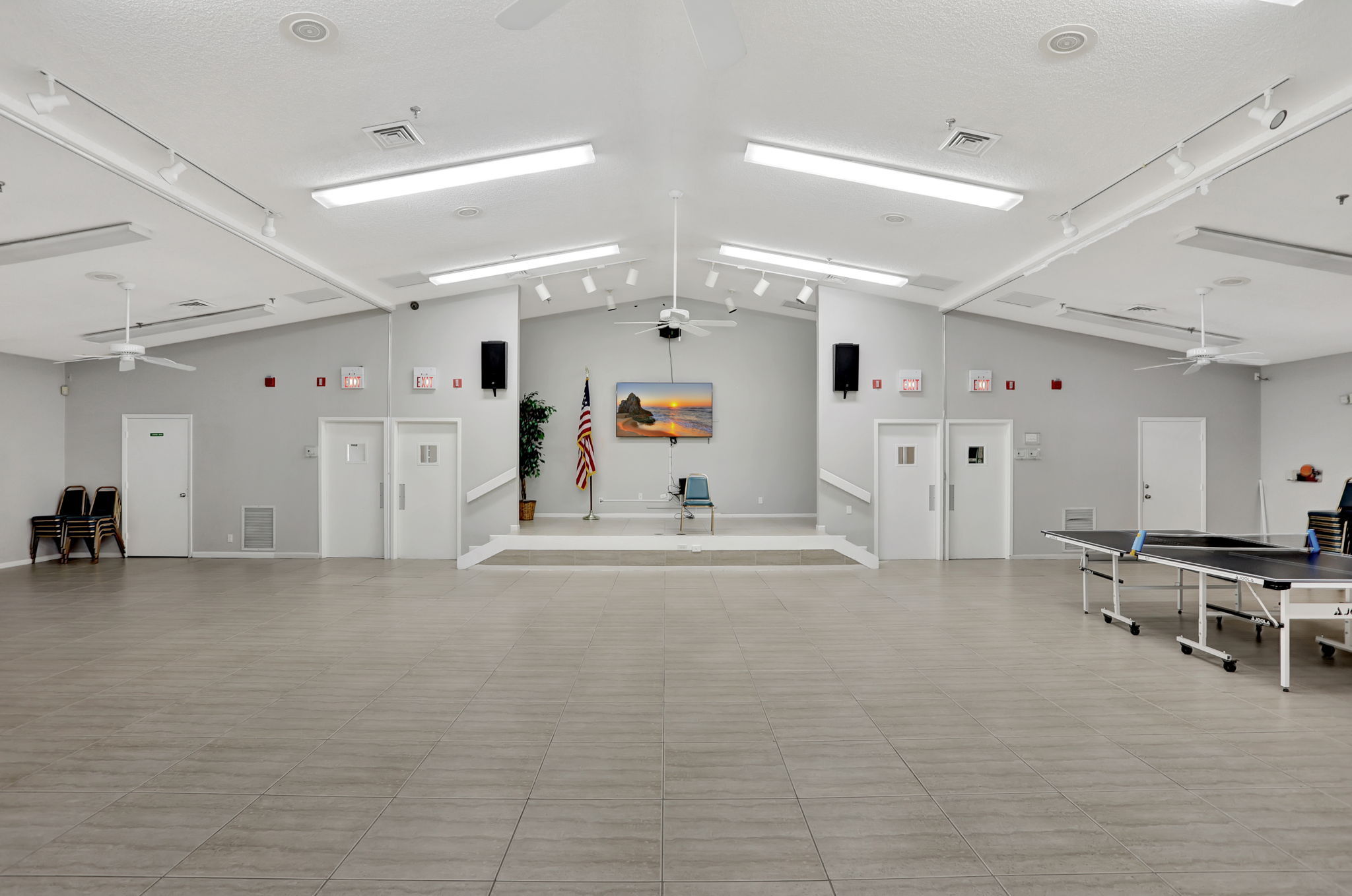  Photo 48