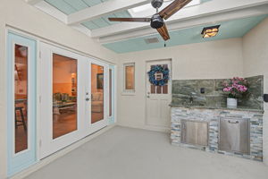 Lanai and Bar3
