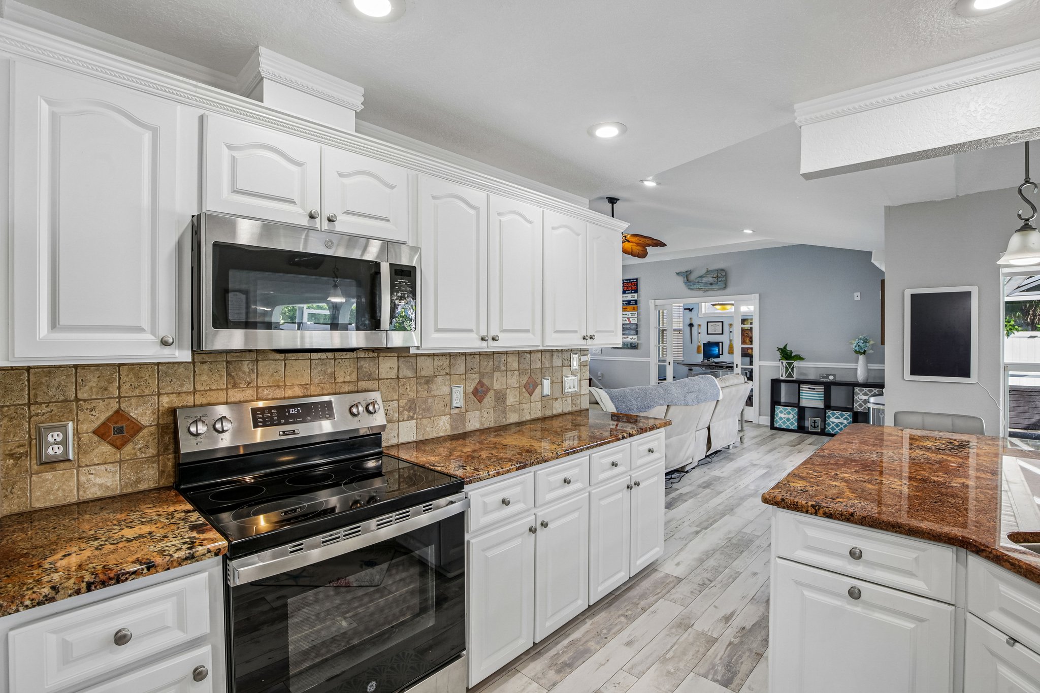 Painter Ave-S2410-016.jpg