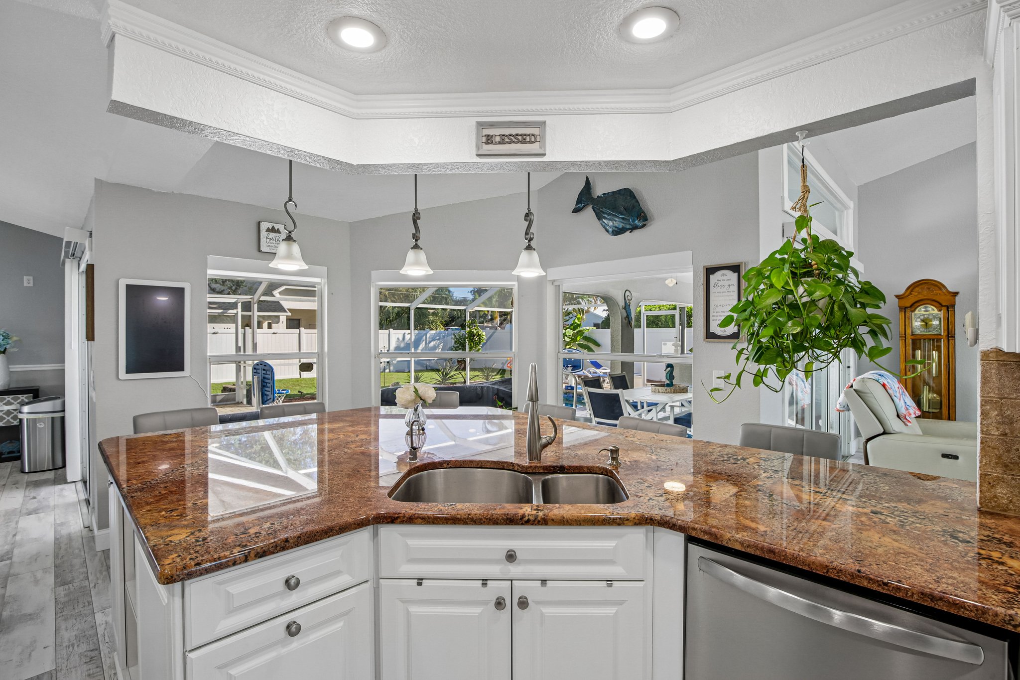 Painter Ave-S2410-018.jpg