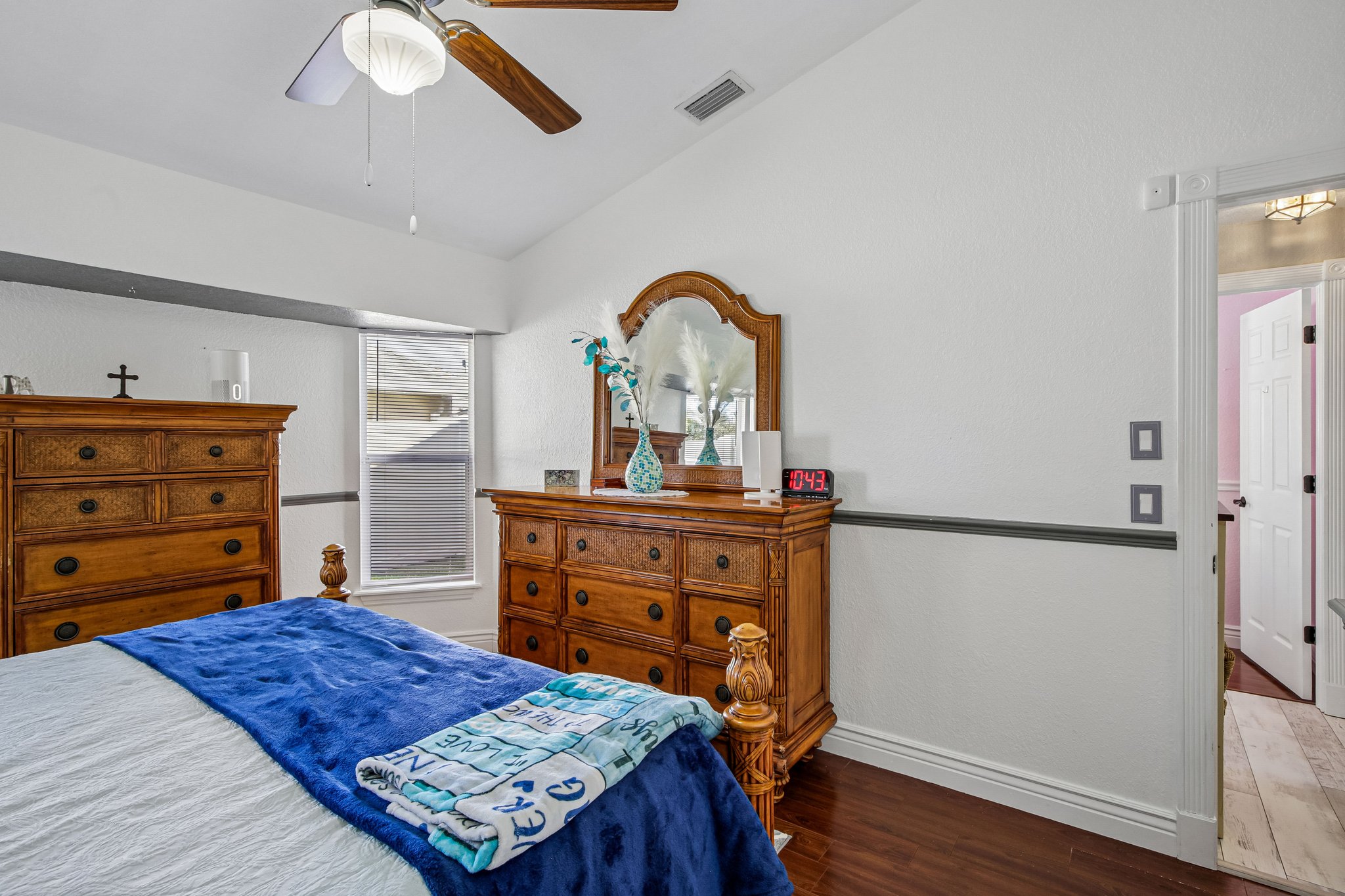 Painter Ave-S2410-038.jpg