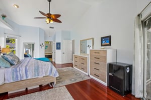 Painter Ave-S2410-022.jpg