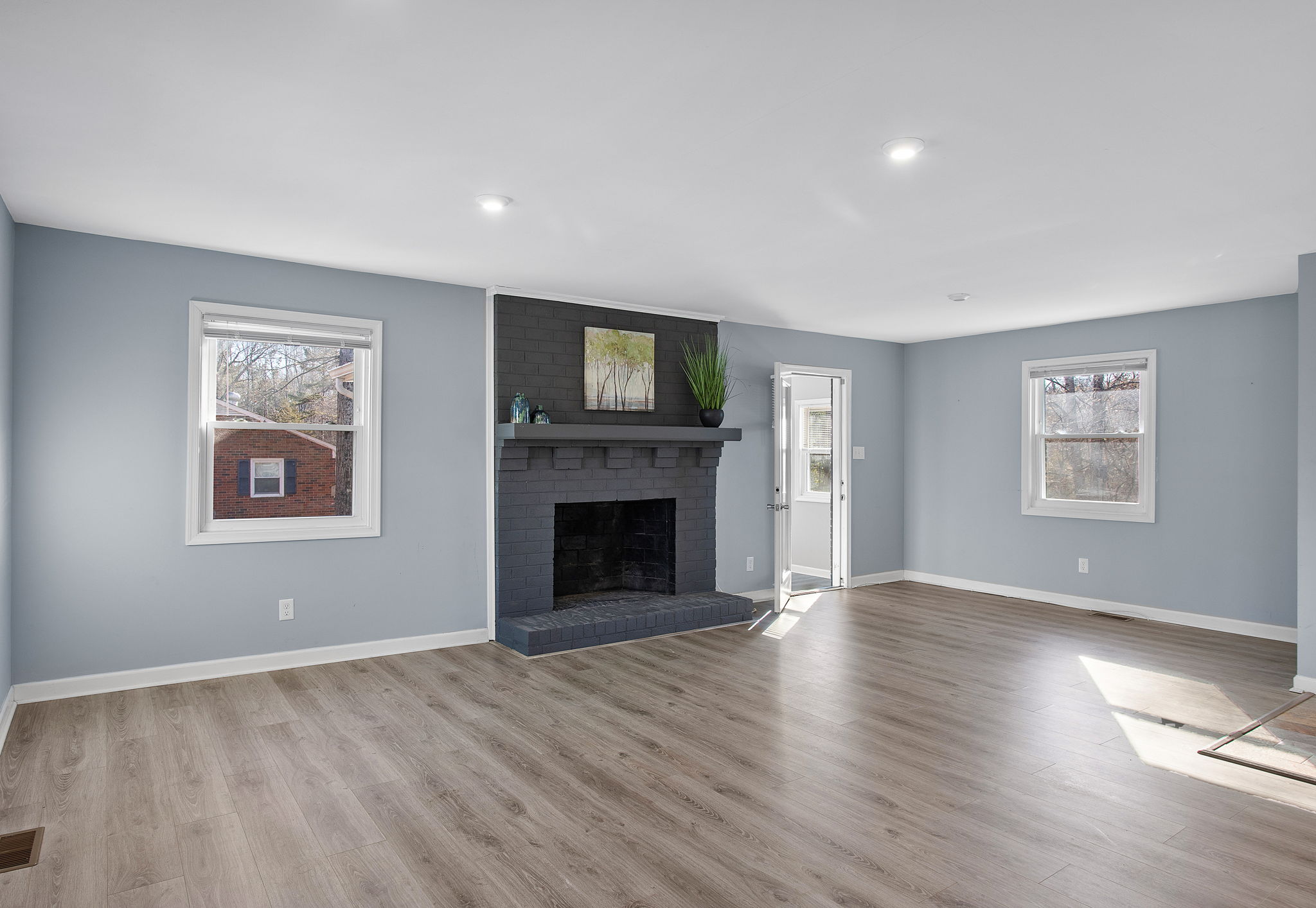 10-Family Room