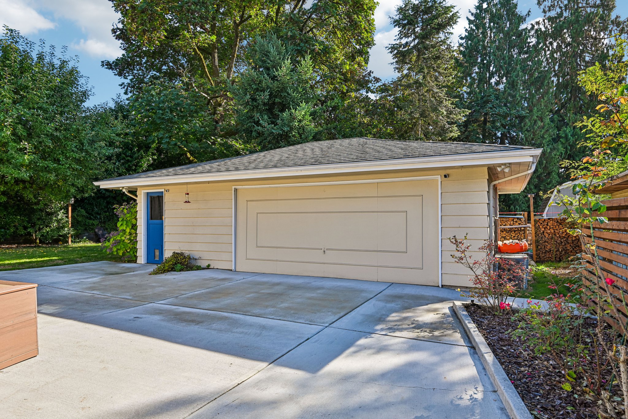 NE 12th St-S1610-041.jpg