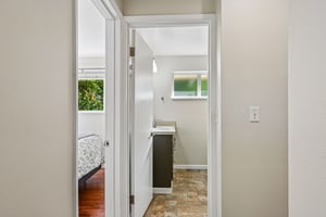 NE 12th St-S1610-027.jpg