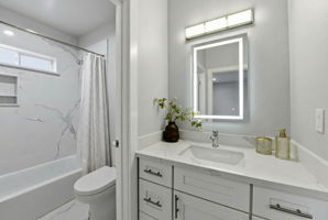 hall bath - 1st floor