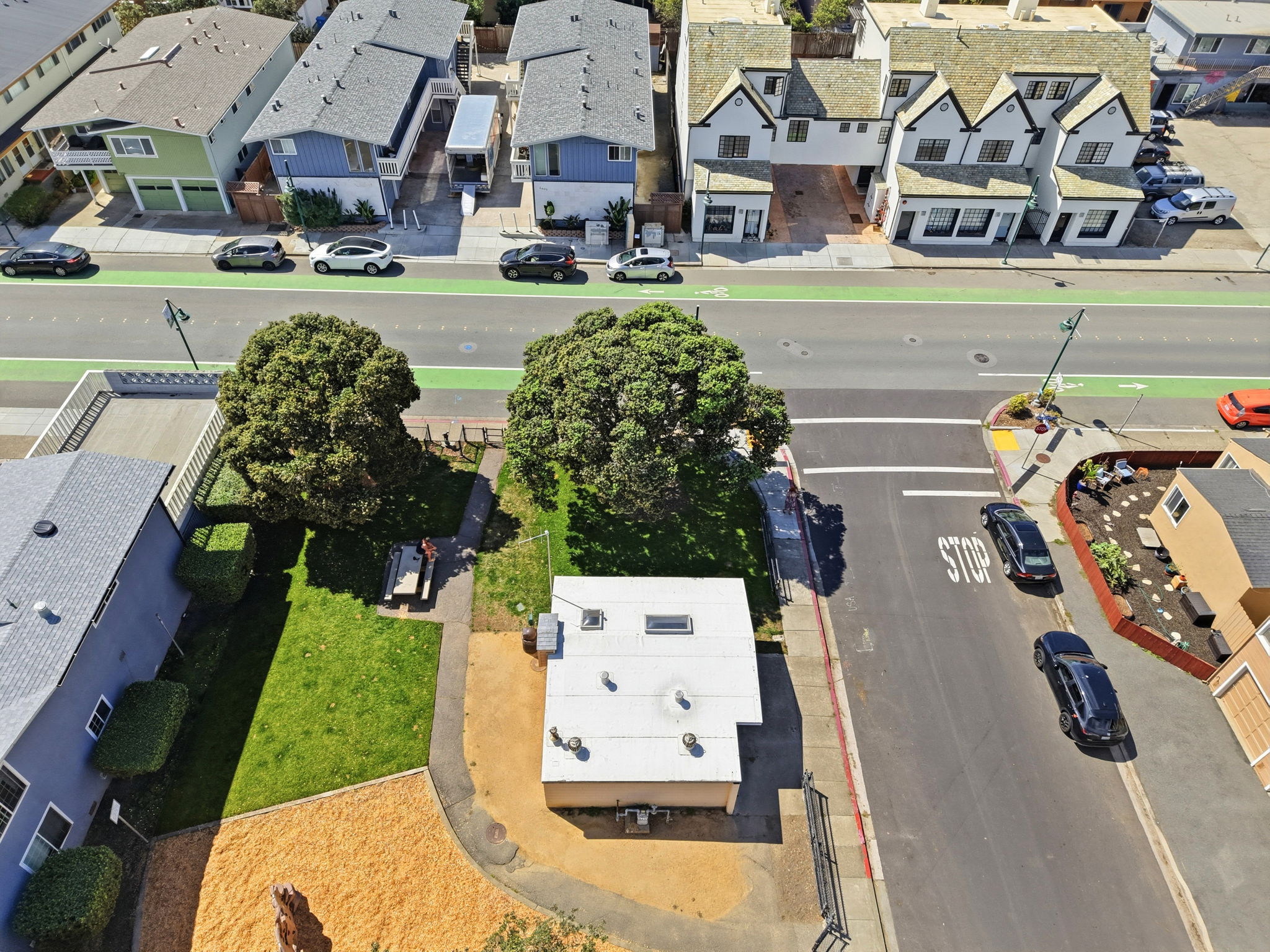 007_F8_AERIAL_2338 Palmetto Ave