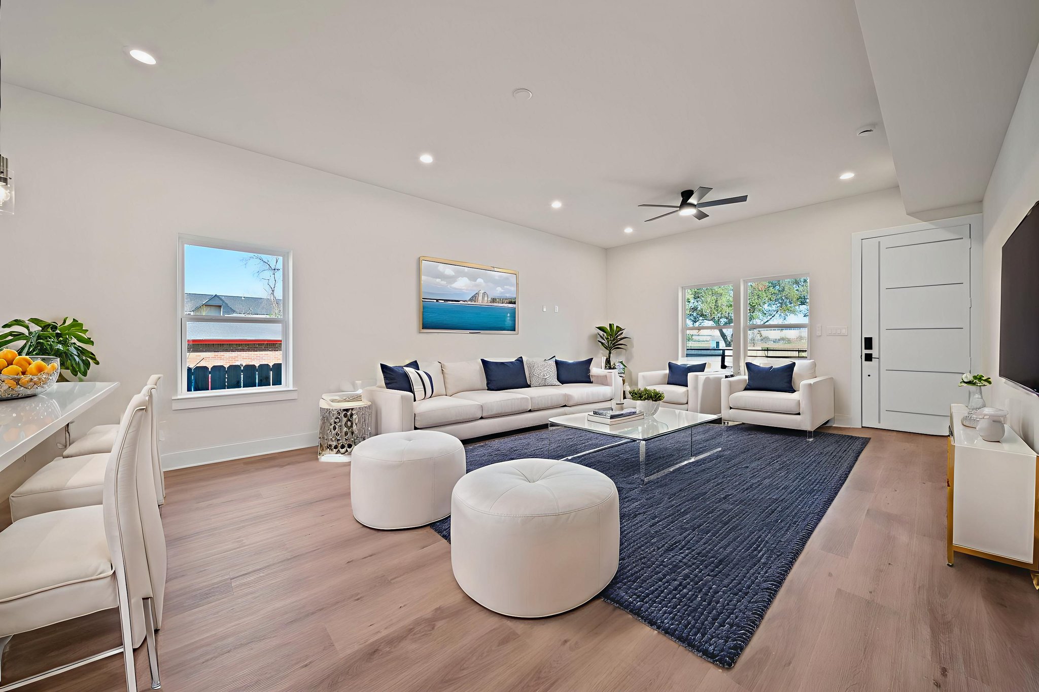 DSC00079 virtually staged.jpeg