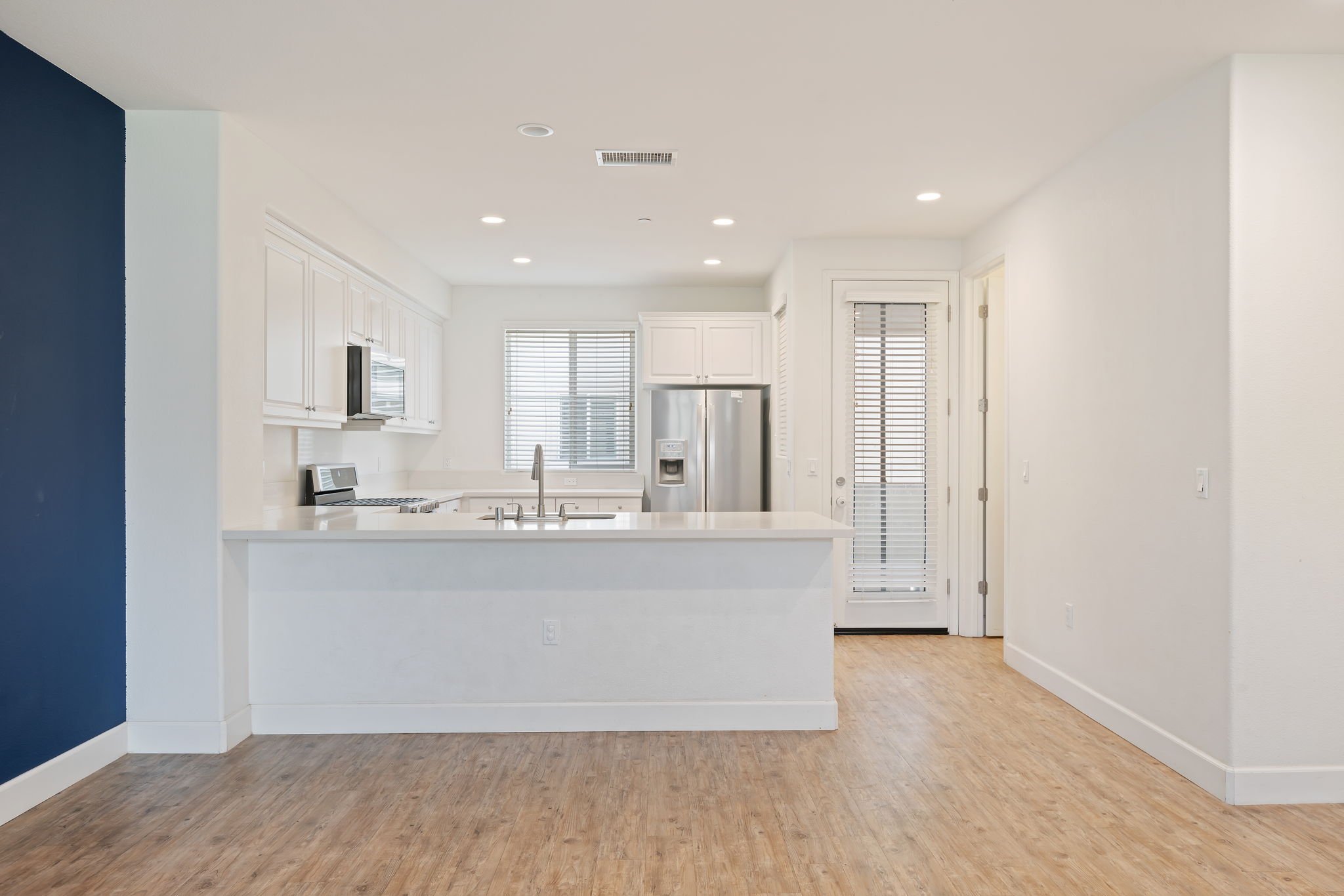14 - Kitchen